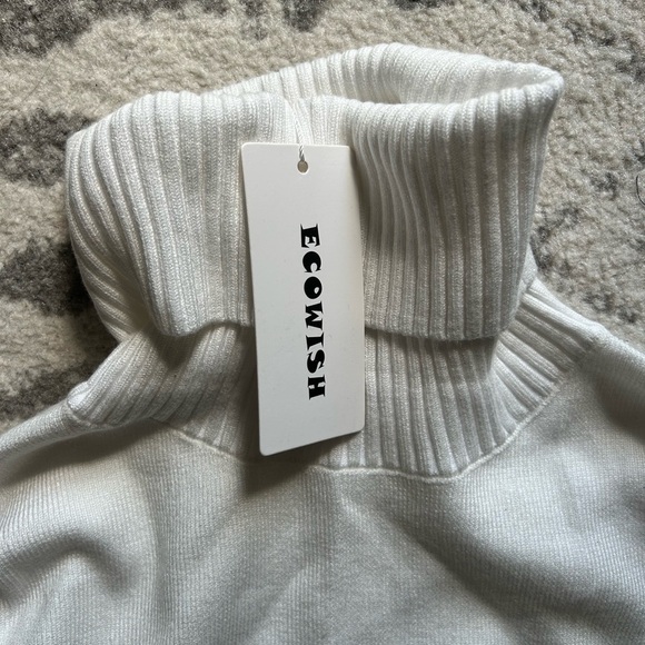 Brand new fall colorblock turtleneck - Picture 2 of 3